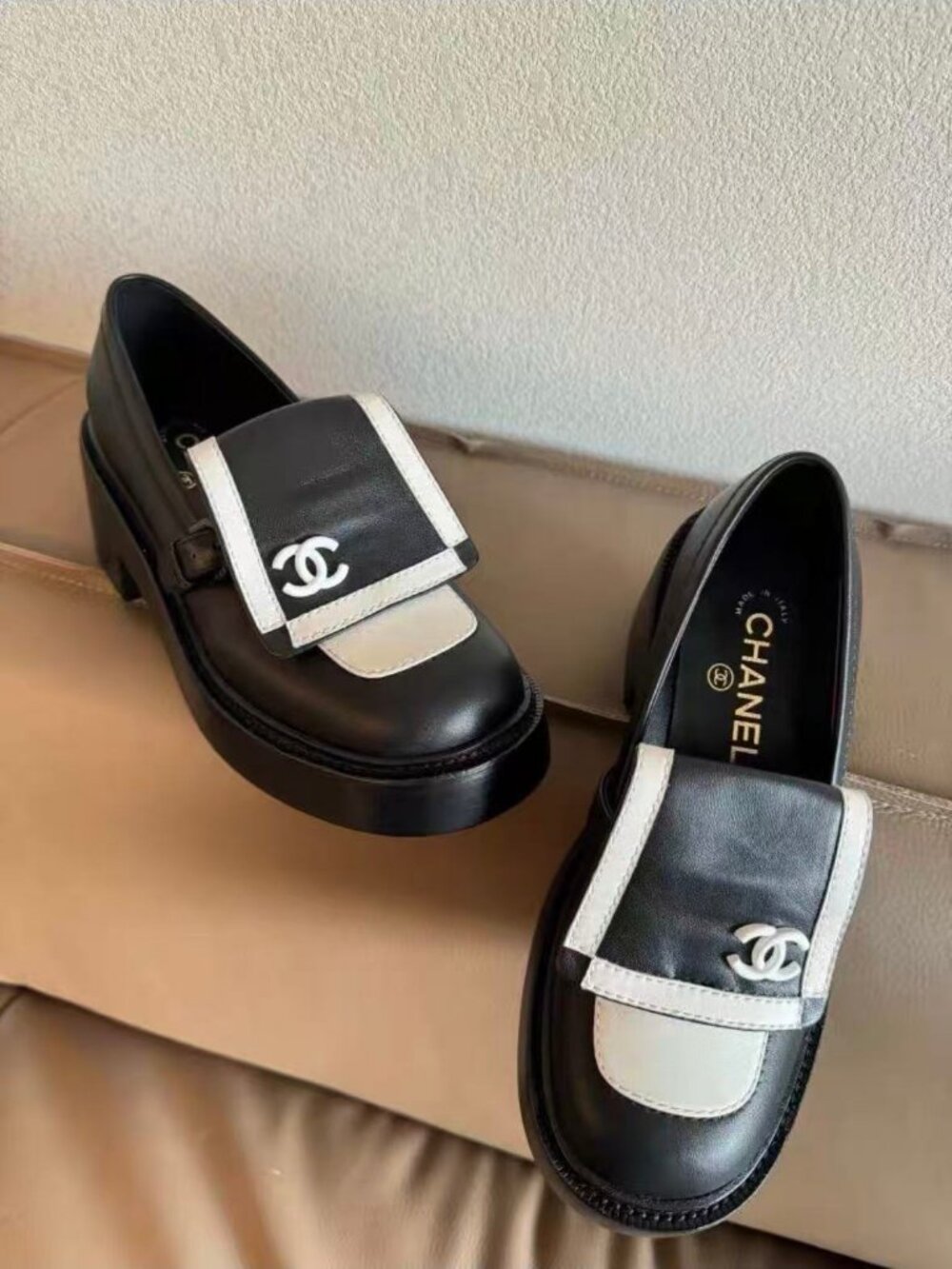 Chanel Black & White Two‑Tone Platform Loafers CC Logo - Picture 1 of 6